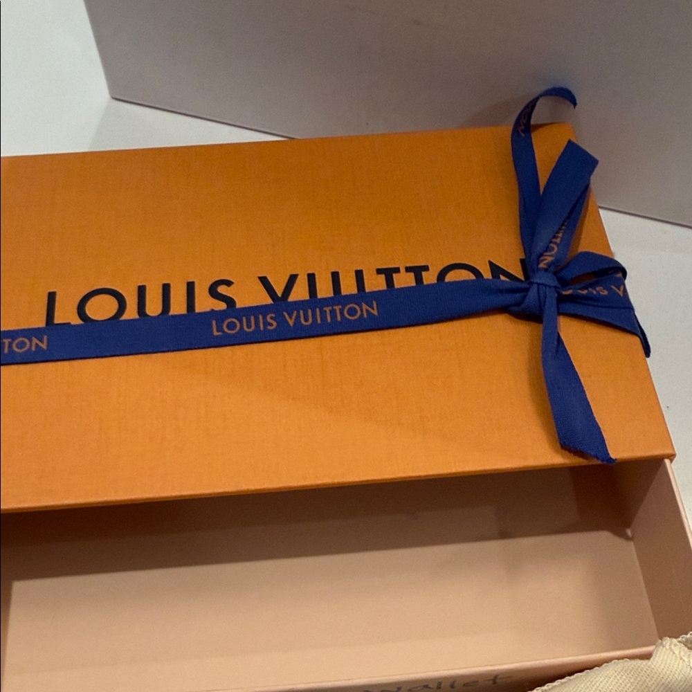 Louis Vuitton Women's Summer Trunks Pink Wallet - Picture 13 of 14